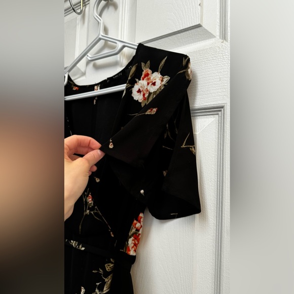 Flowy Floral Maxi Dress - Picture 4 of 6